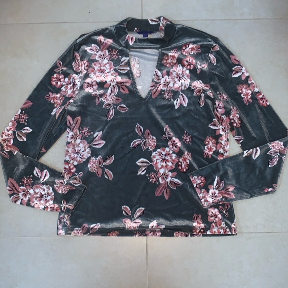 NWOT Long Sleeve Floral Velvet Choker Top from Aeropostale